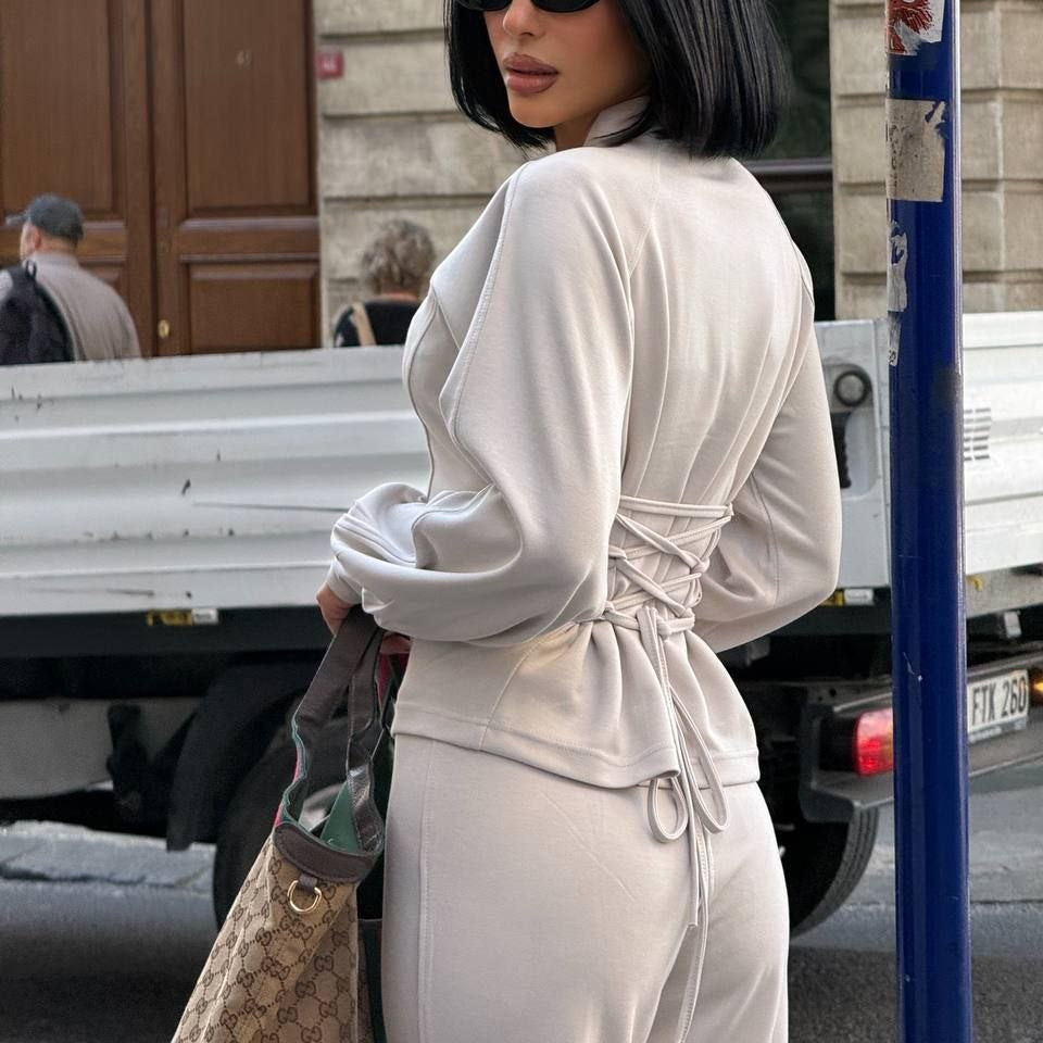 Elegantni dvodjelni komplet